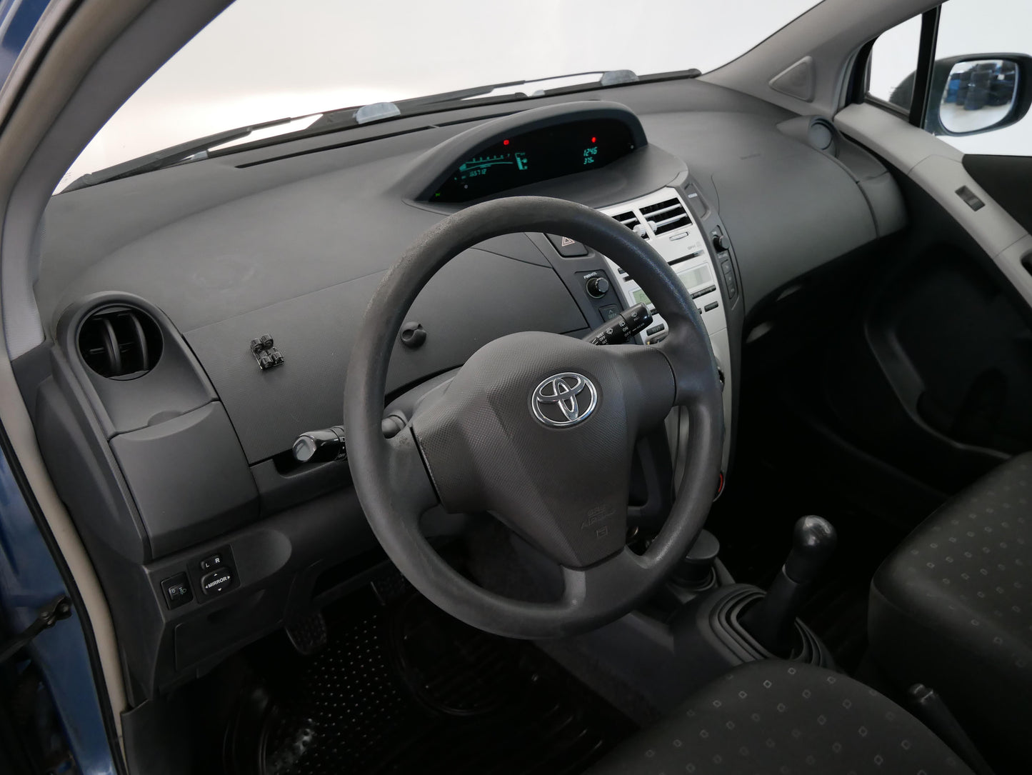 Toyota Yaris 1.3 VVT-i Terra Cool