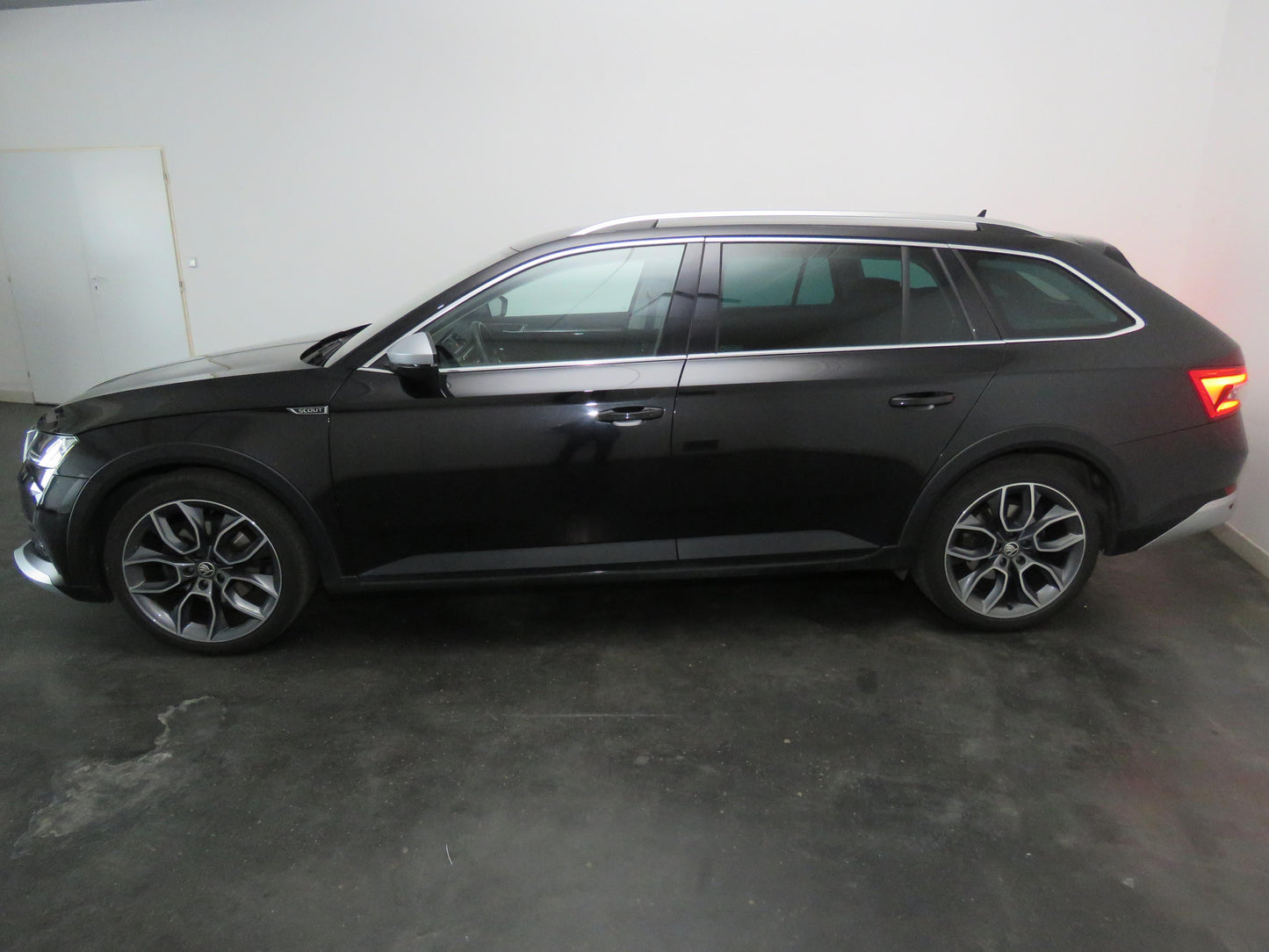 Škoda Superb 2.0 TDI 140 kW Scout