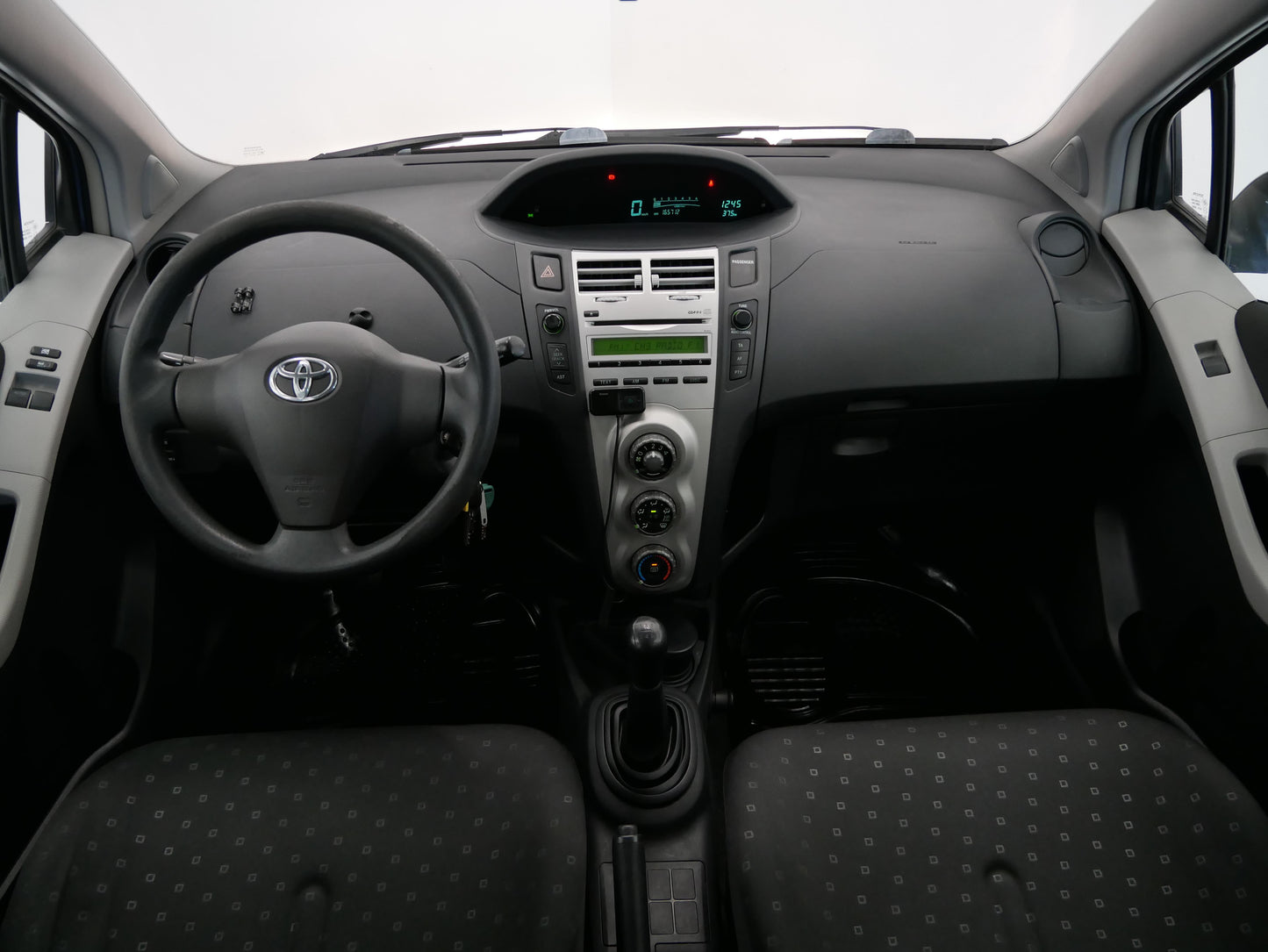 Toyota Yaris 1.3 VVT-i Terra Cool