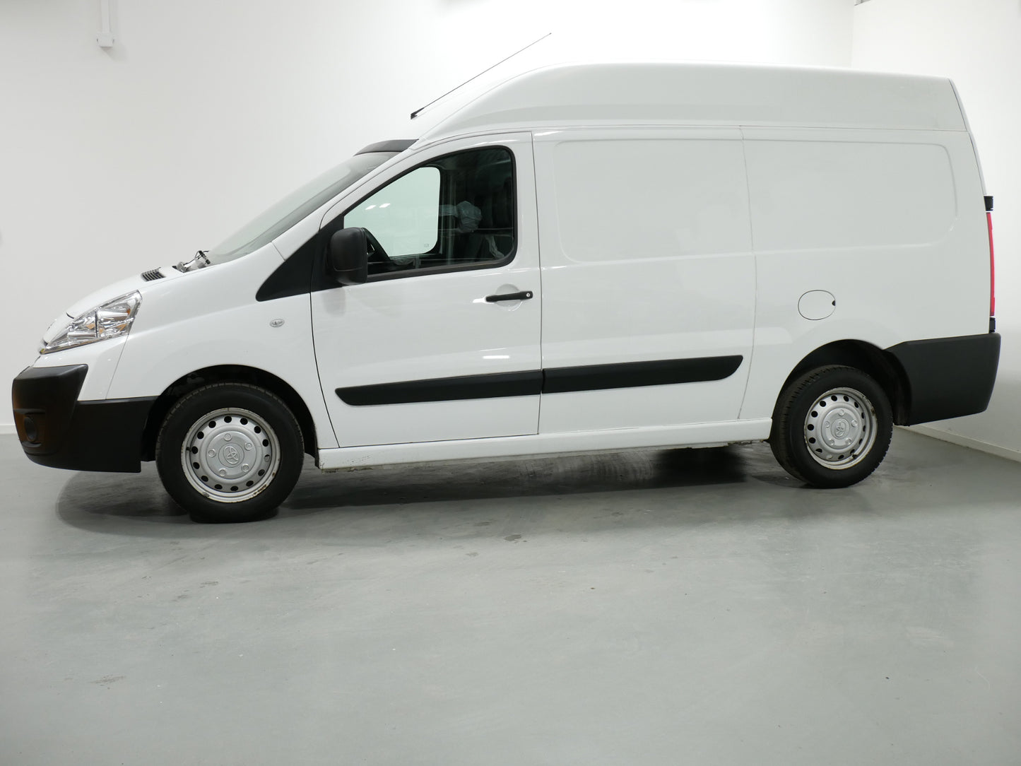 Toyota Proace 2.0 D 94kW L2 H2