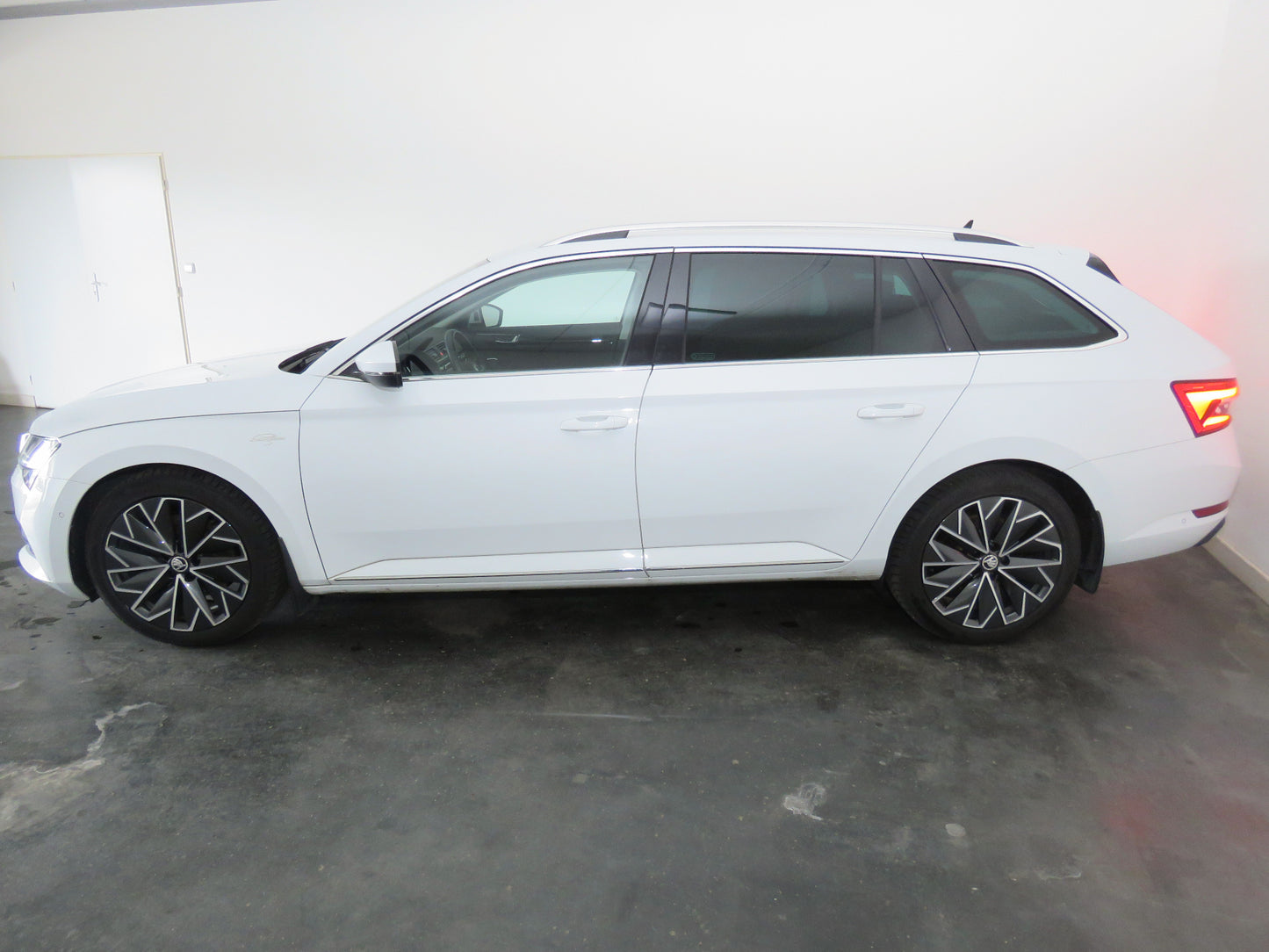 Škoda Superb 2.0 TDI L&K Paket Columbus