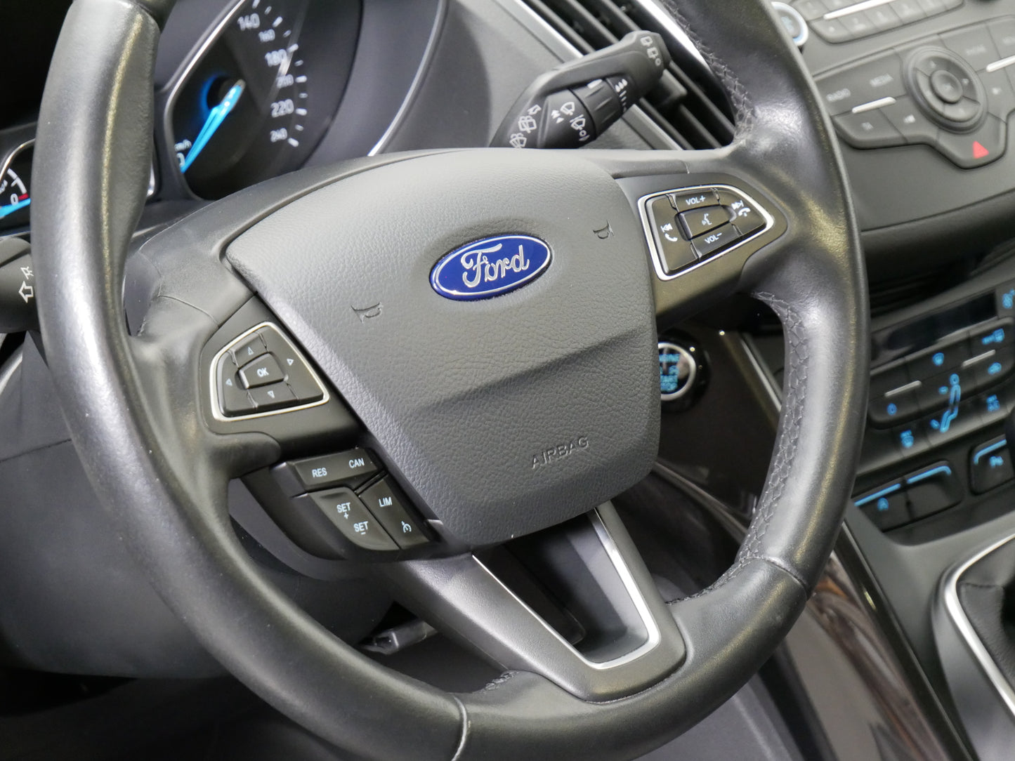 Ford C-MAX 1.5 Eco Boost 110 kW Titanium